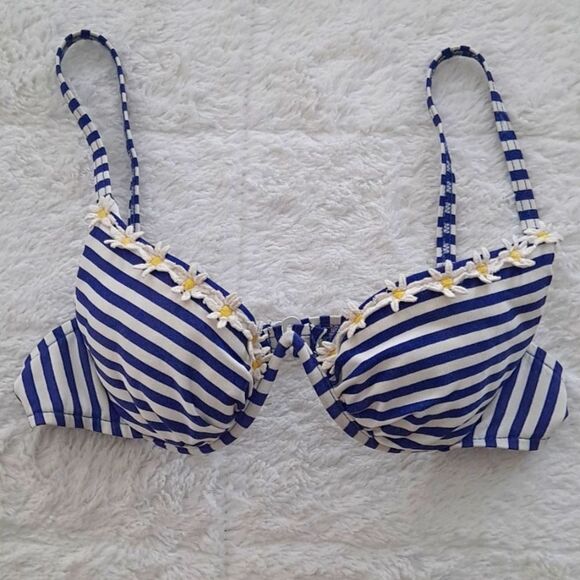 Quicksilver Bikini Top Bundle Of 6 Size Medium 32B Various Brands Vintage Summer - Picture 3 of 12